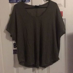 Loose fitted, frayed scoop neck t shirt